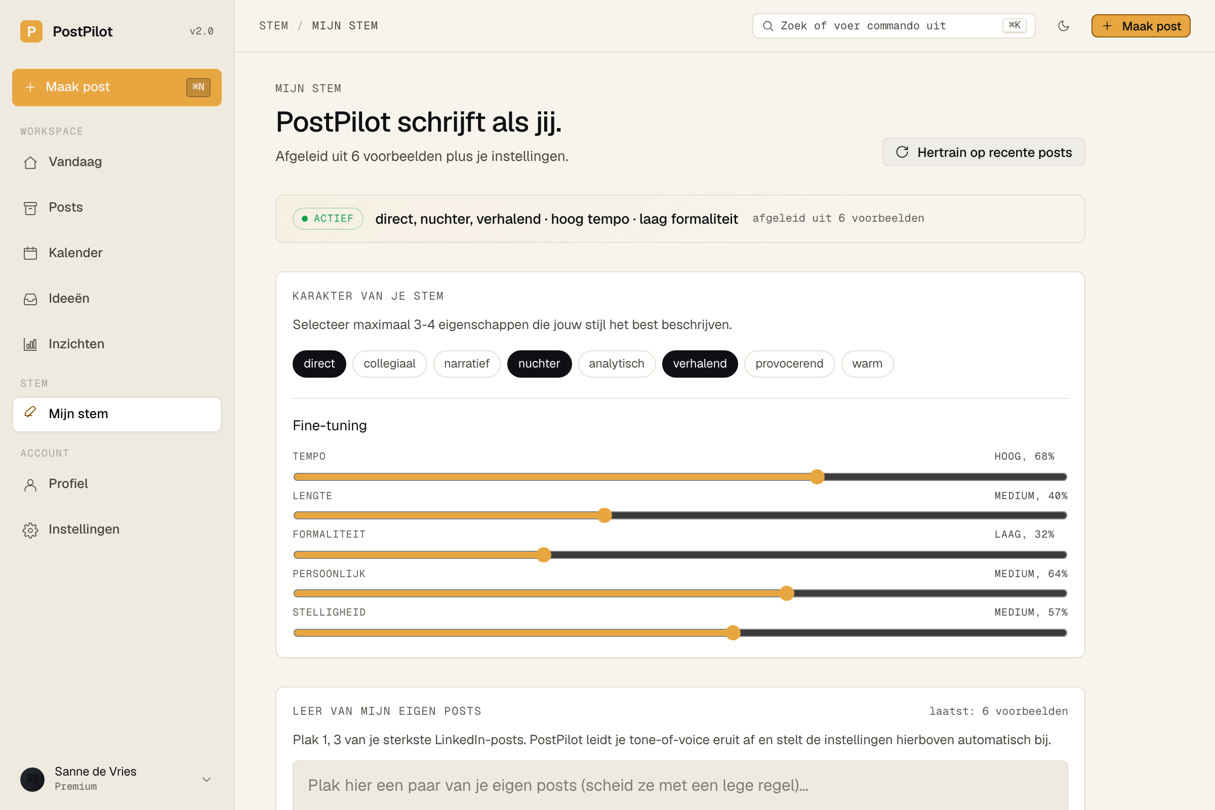 Het scherm Mijn stem van PostPilot met drie gekozen kenmerken en vijf schuifjes voor tempo, lengte, formaliteit, persoonlijk en stelligheid.